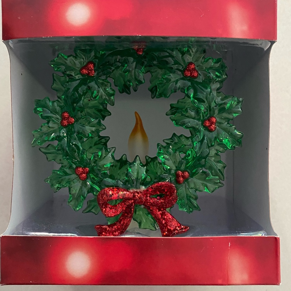 St. Nicholas Square Green and Red Holiday Wreath Flickering Night Light